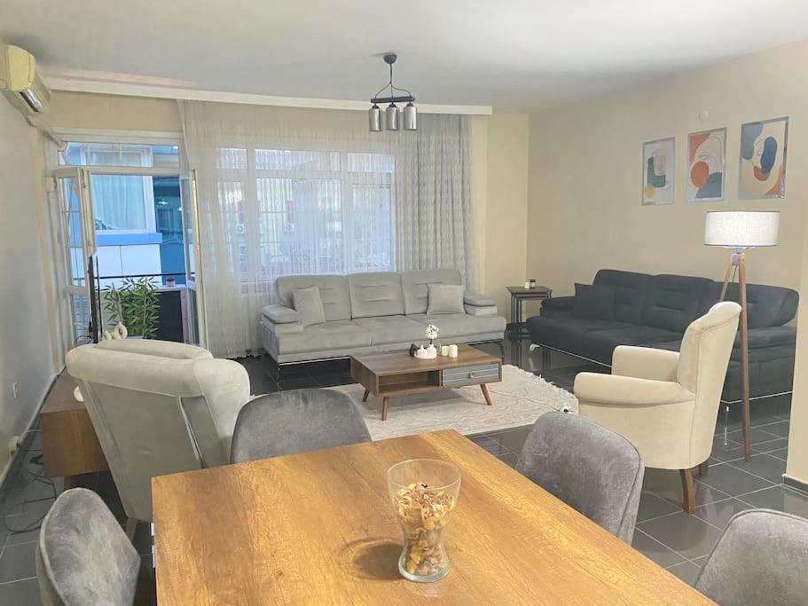 Ferienwohnung Comfy - Spacious Flat On The Kadikoey Seaside Istanbul Exterior foto