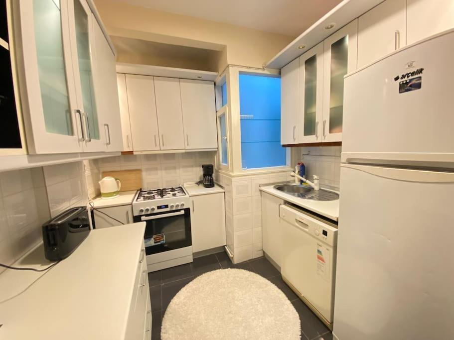 Ferienwohnung Comfy - Spacious Flat On The Kadikoey Seaside Istanbul Exterior foto