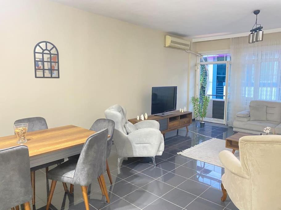 Ferienwohnung Comfy - Spacious Flat On The Kadikoey Seaside Istanbul Exterior foto